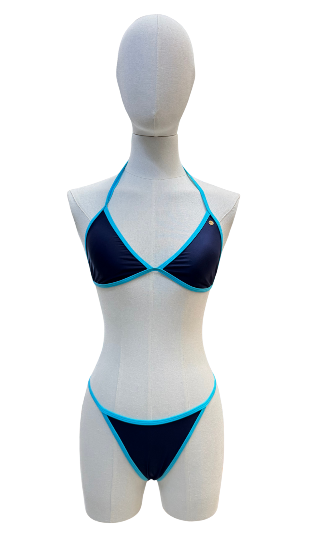 Set bikini + top + pareo corto