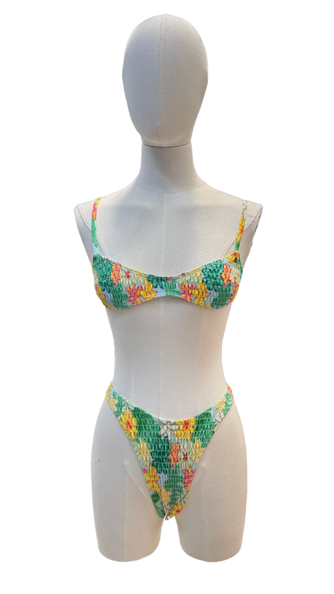 Set bikini de tanga con tela fruncida