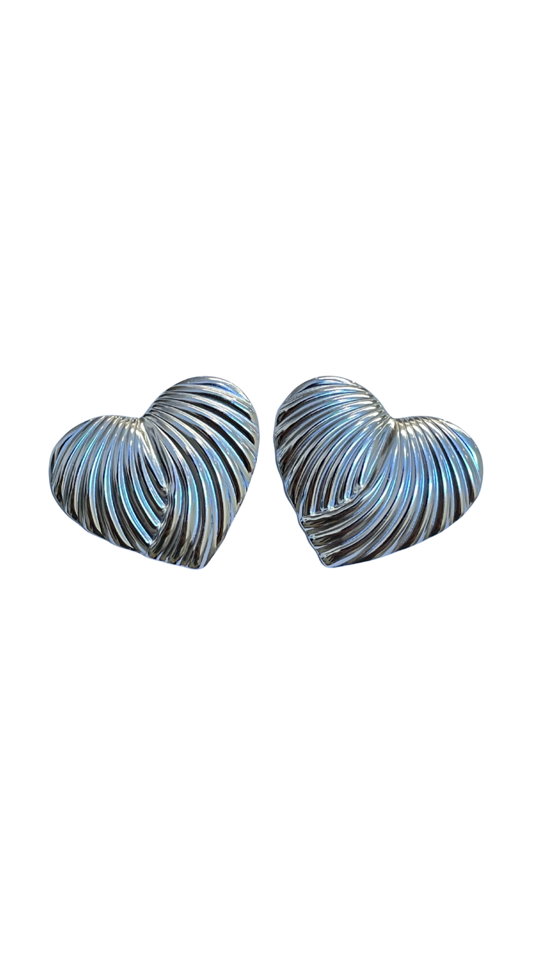 Aretes corazón rayado