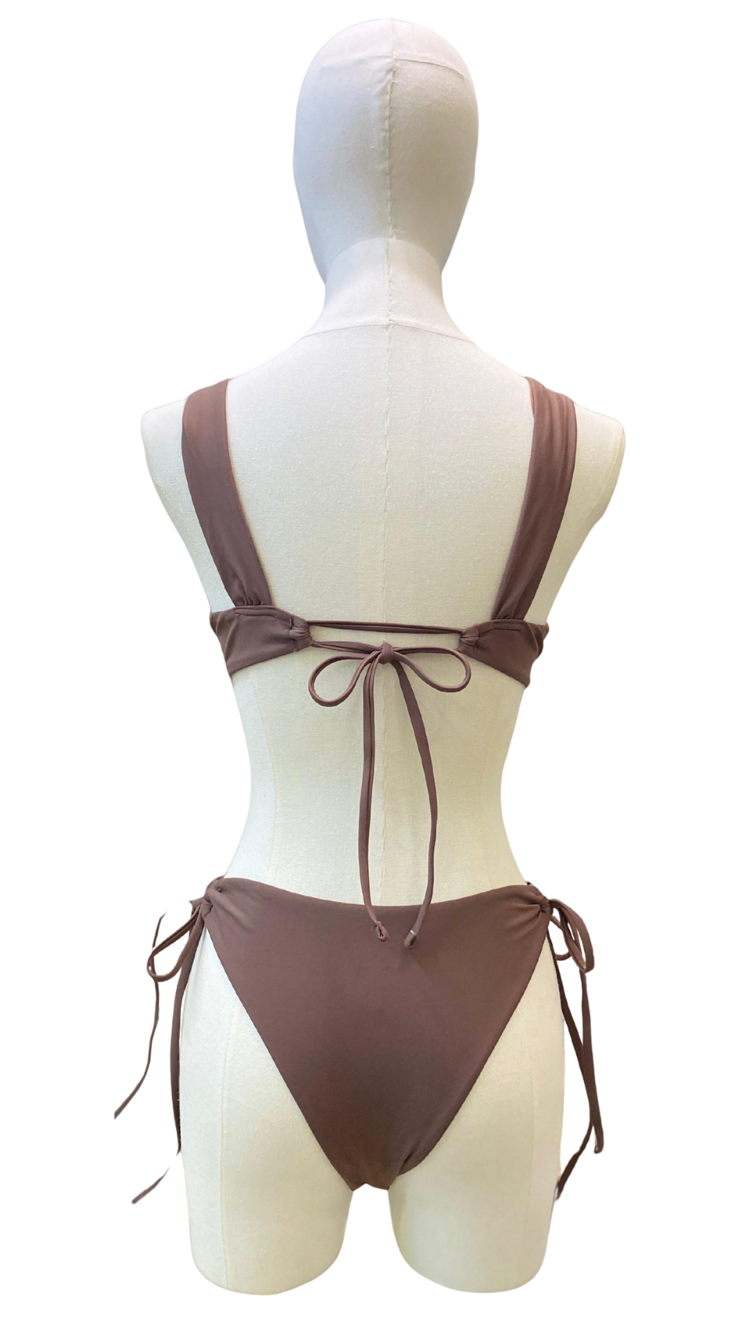 Set bikini con top de varillas completamente ajustable