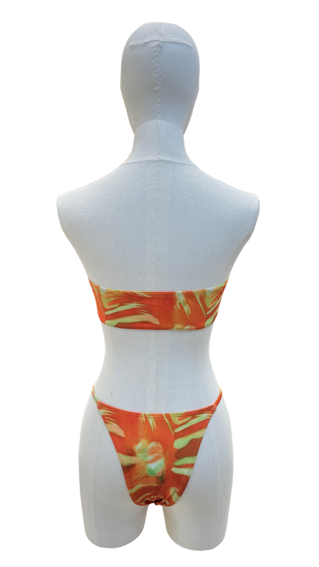 Set bikini strapless estampado + pareo corto multiformas