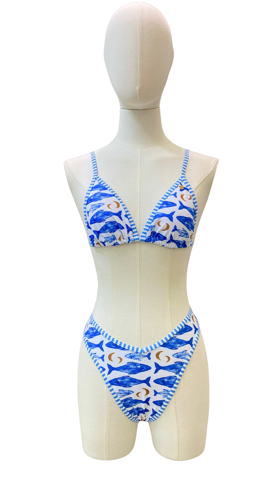 Set bikini de tanga estampado de peces y ballenas