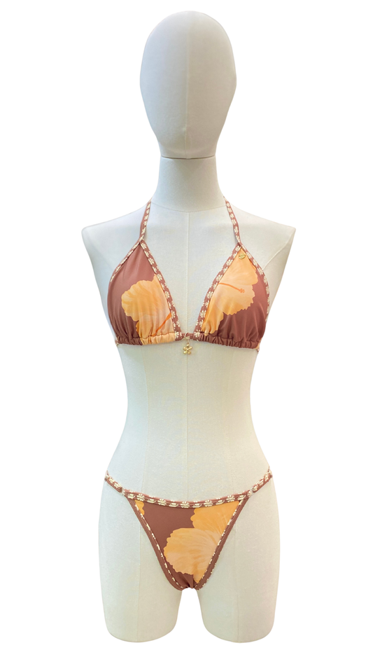 Set bikini estampado tropical tonos cafés