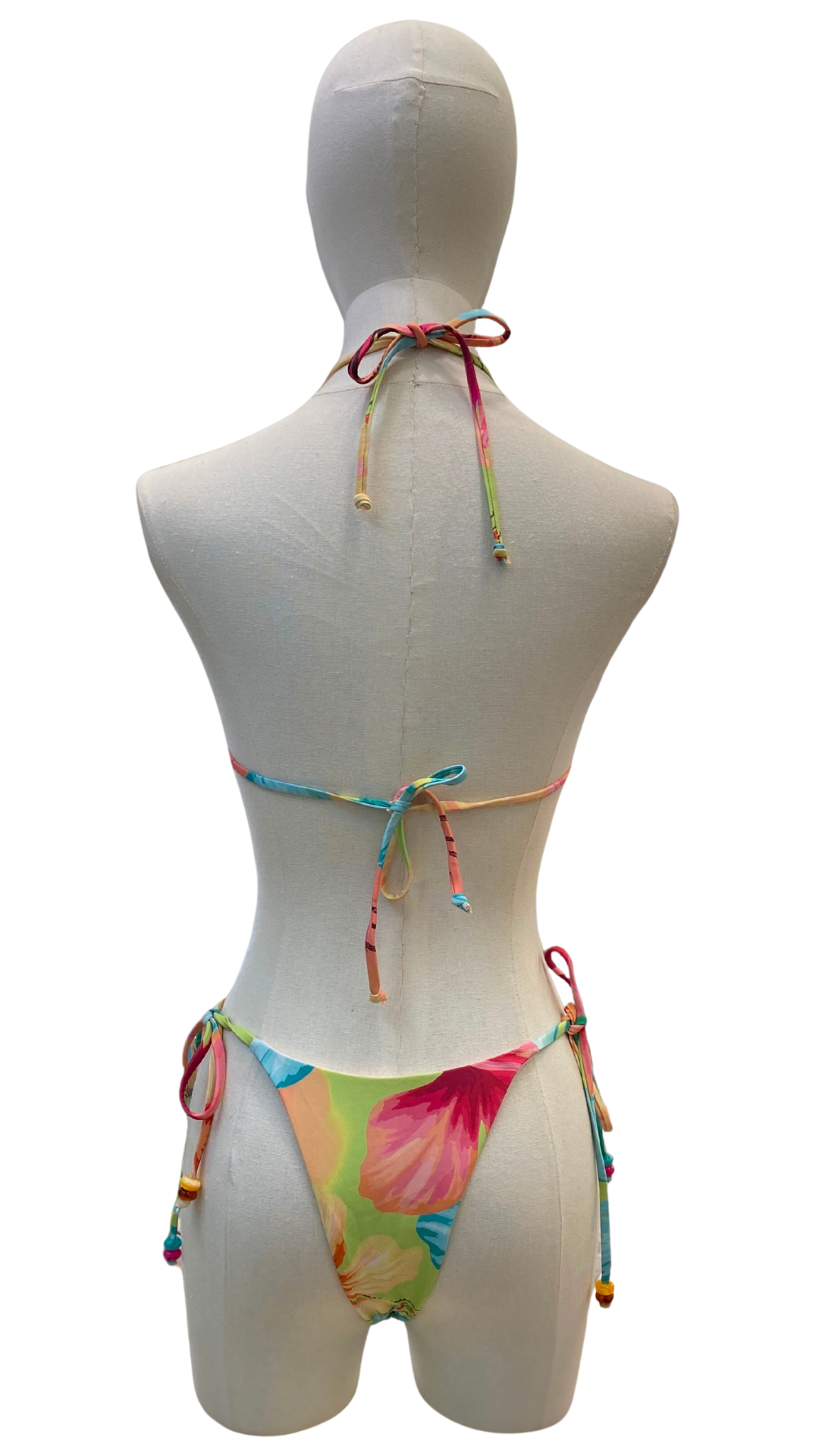Set bikini tropical + pareo largo de tela mesh