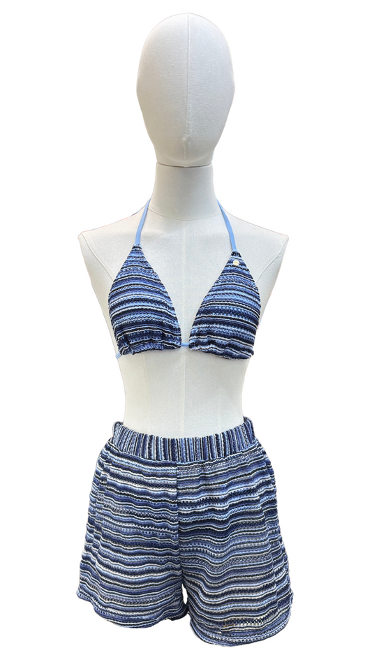 Set bikini de tela con textura + short corto