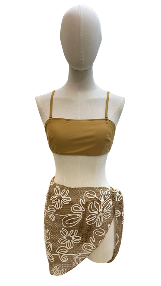 Set bikini + pareo corto bordado
