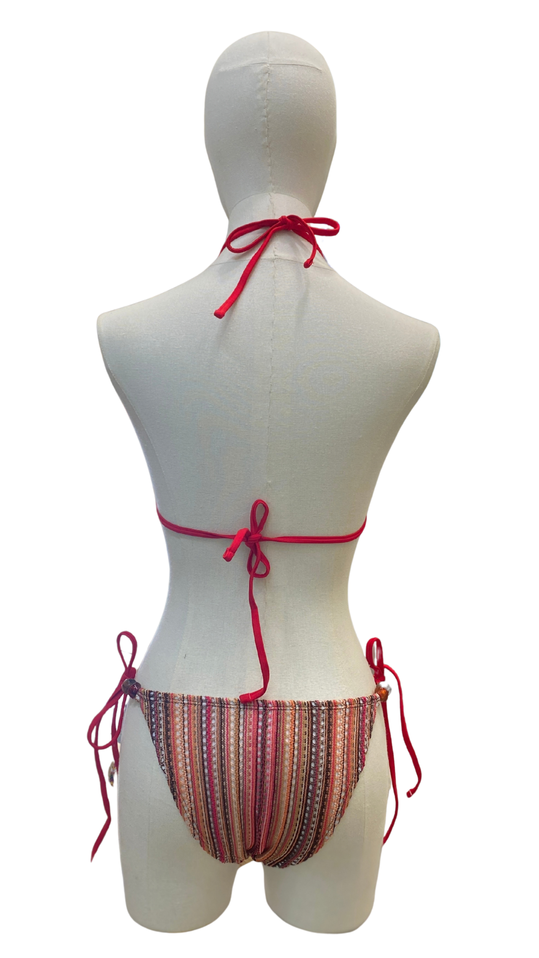 Set bikini ajustable + pareo corto con flecos