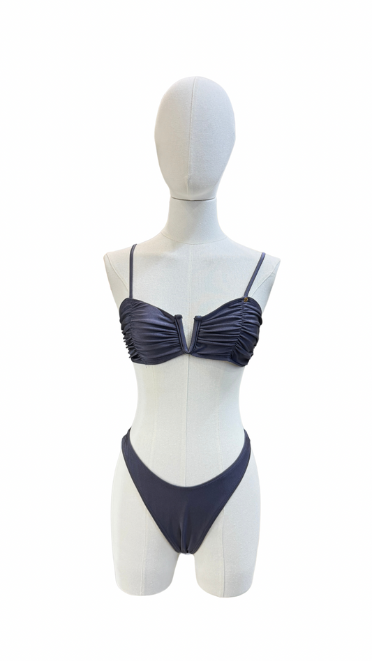 Set bikini con top fruncido
