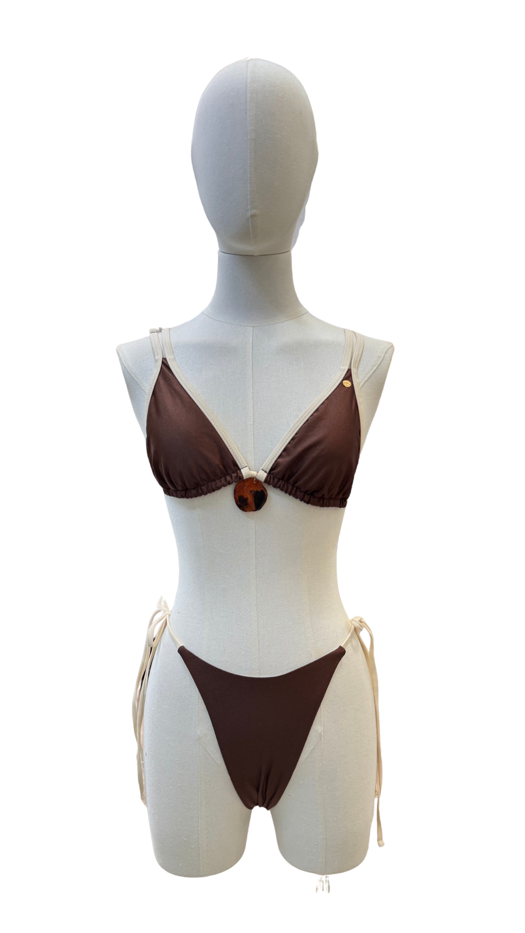 Set bikini completamente ajustable detalle ámbar con bottom fruncido