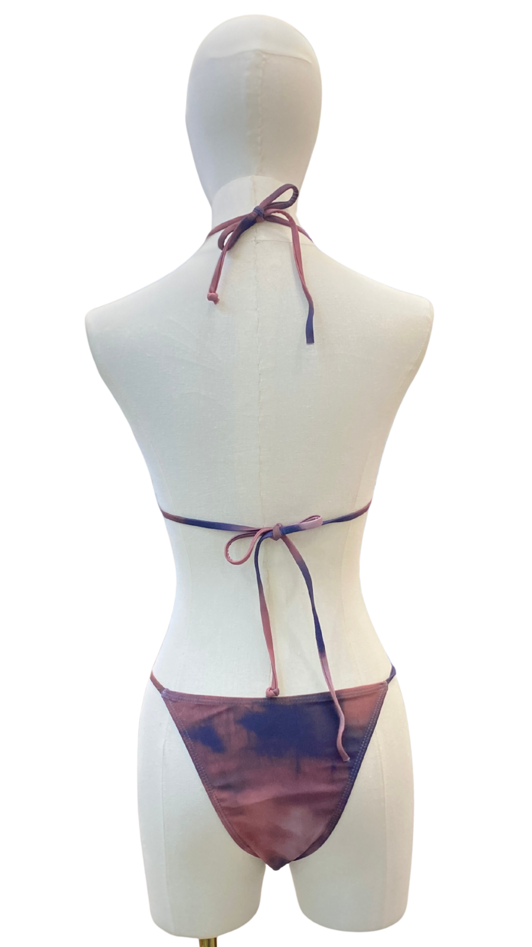 Set bikini + falda corta de tela mesh con detalles de cuentas