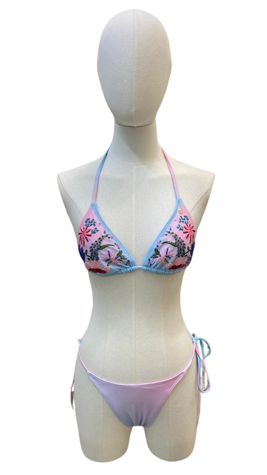 Set bikini completamente ajustable con detalles bordados