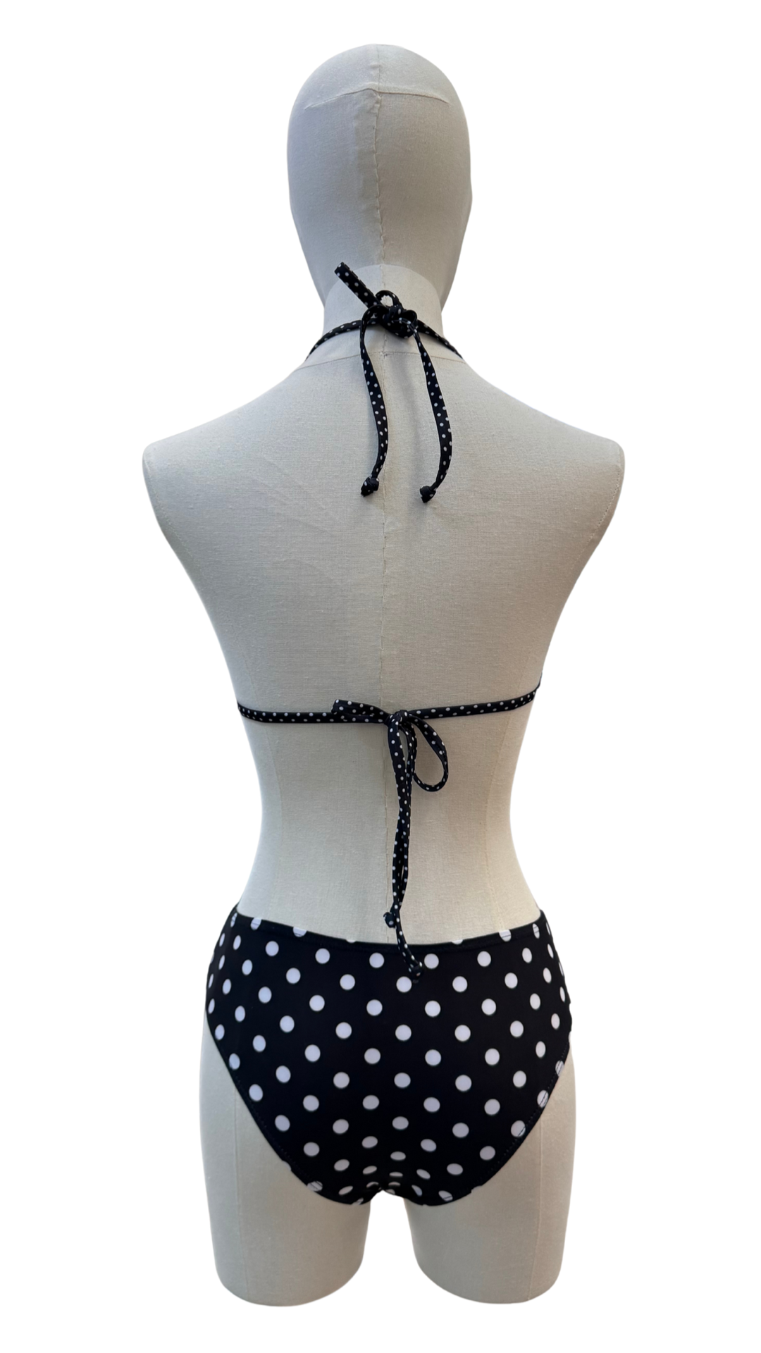 Set bikini tiro alto polka dots + pareo corto