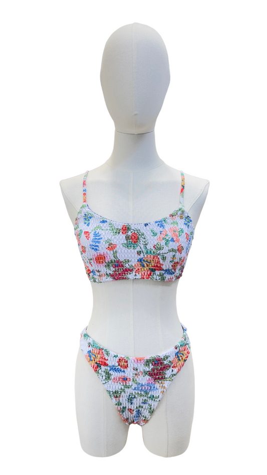 Set bikini floral con tela fruncida