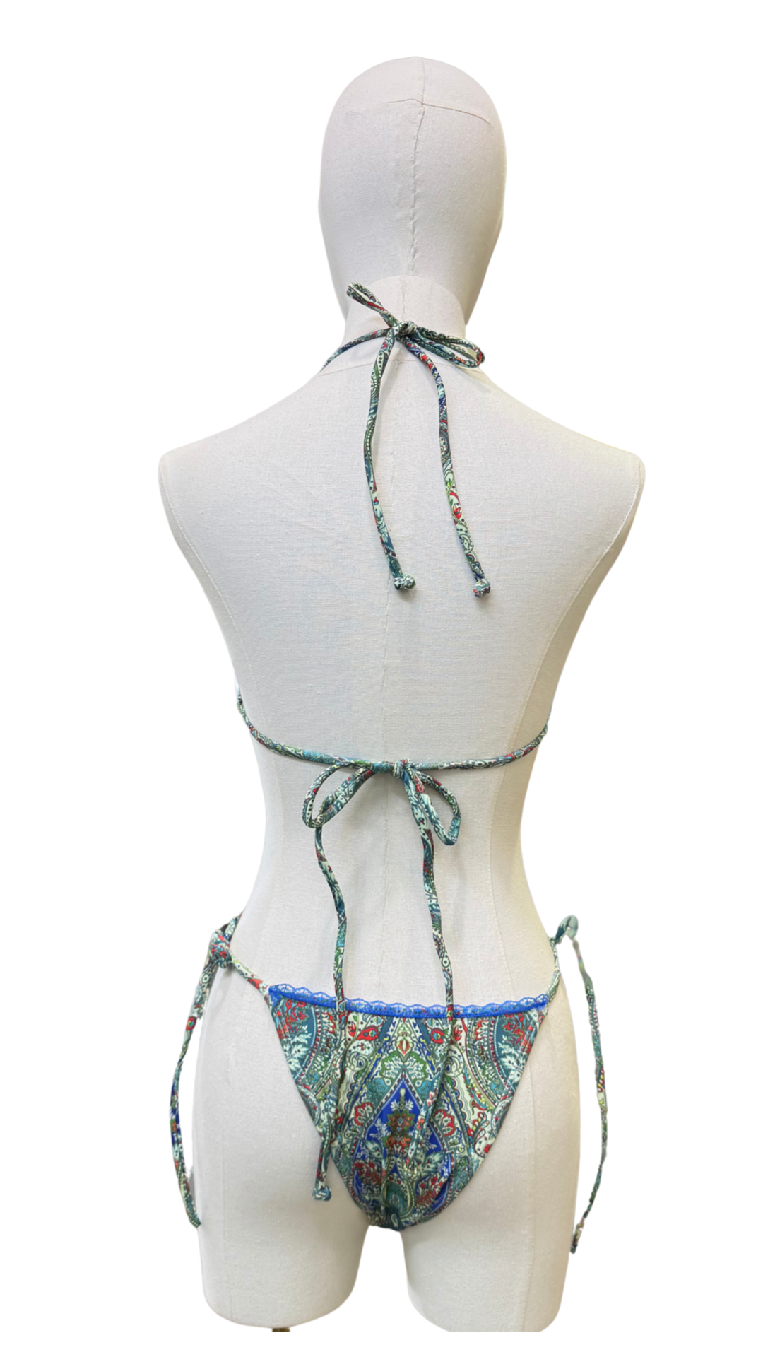 Set bikini completamente ajustable + pareo corto